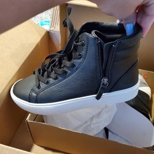 Was sent 2 pairs and I am keeping 1